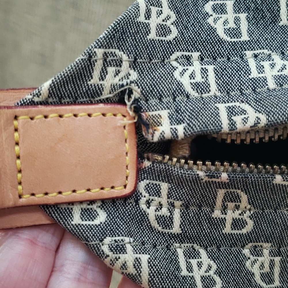 Dooney & Bourke - Picture 11 of 13